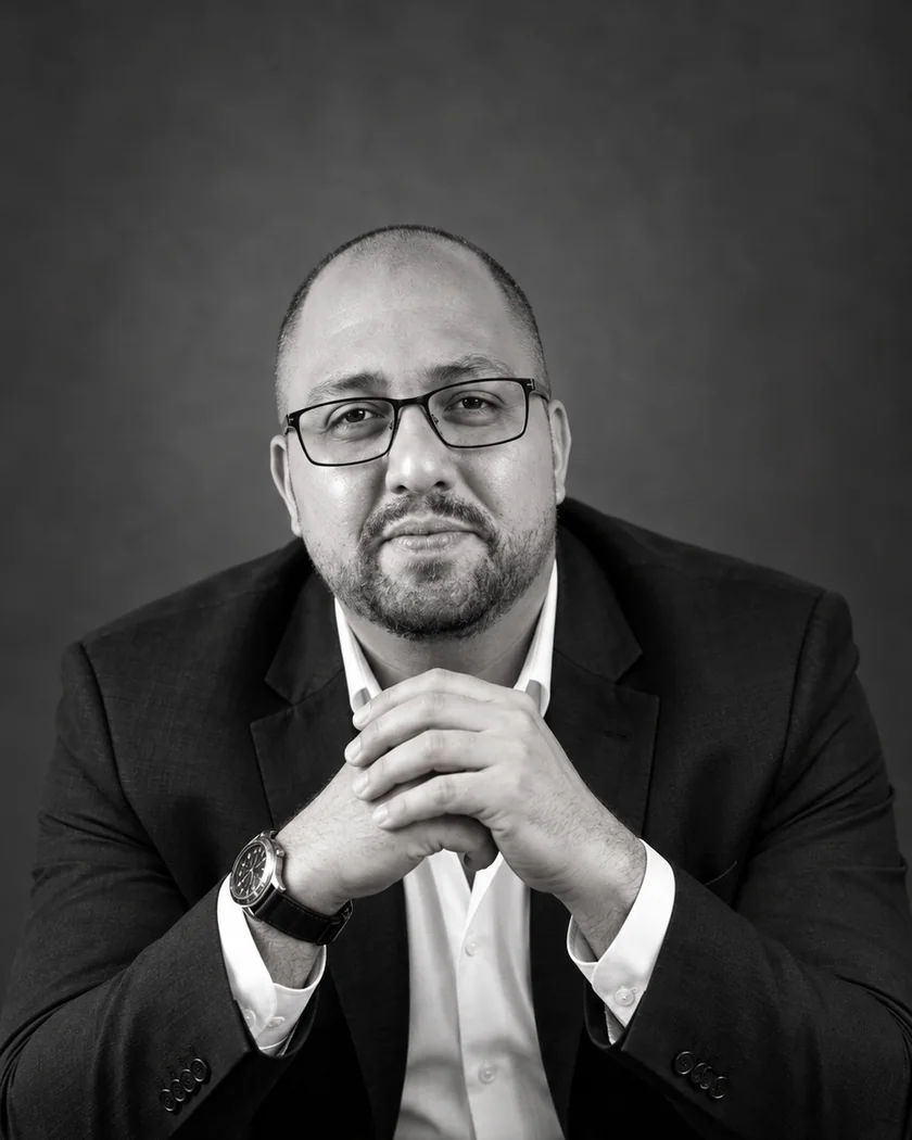 Ismael Mercado en un retrato de estudio